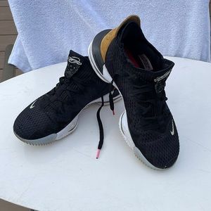 Nike lebron 16 ‘Soundtrack’